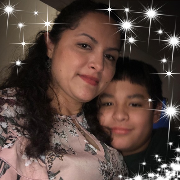 Profile Picture of Arely Sanchez (@areespinoza1079) on Poshmark