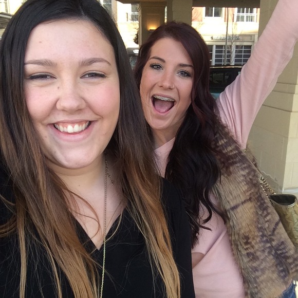 Profile Picture of Bea Lucarelli (@lucarellibea) on Poshmark