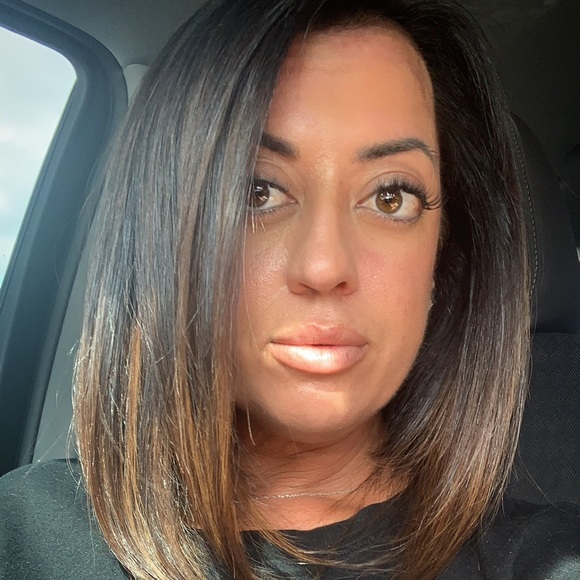 Profile Picture of Christina Fiumefreddo (@claurenf) on Poshmark