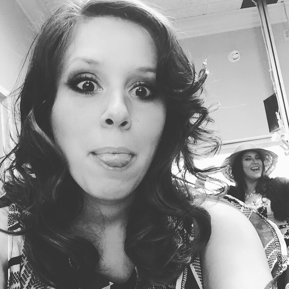 Profile Picture of Haley Massey (@hmassey0003) on Poshmark