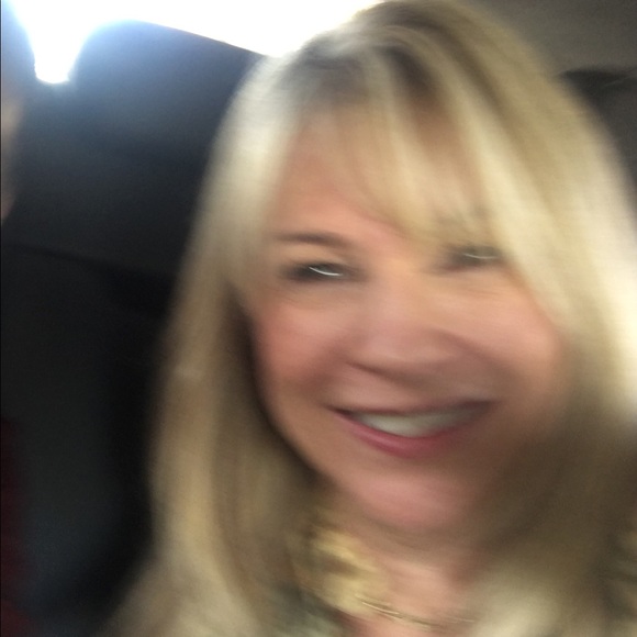 Profile Picture of Marcia Reilly (@marcee331) on Poshmark
