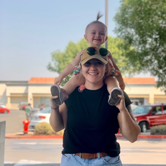 Profile Picture of Taylor Boren (@tayyboren_29) on Poshmark