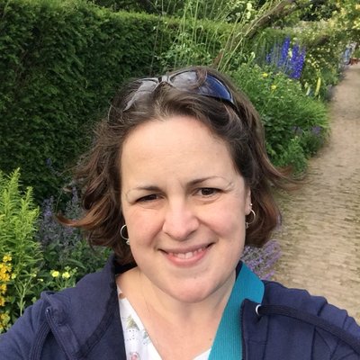 Profile Picture of Jenny Humble (@Apple698) on Twitter