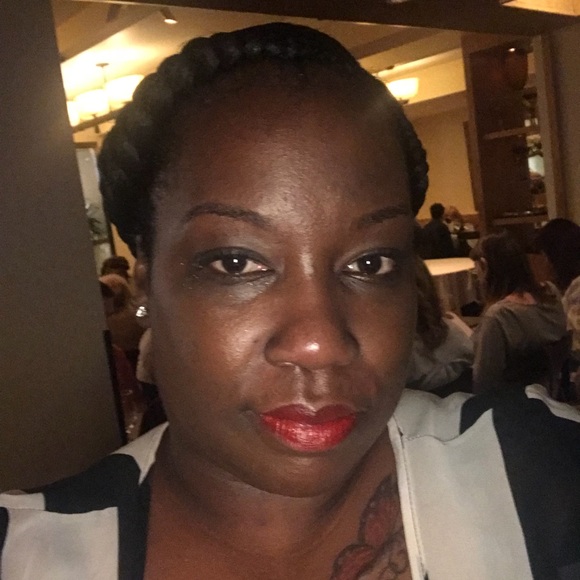 Profile Picture of Tawana Roberts (@wannie109) on Poshmark
