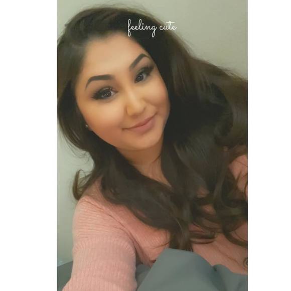 Profile Picture of Erica Manso (@emanso24) on Poshmark