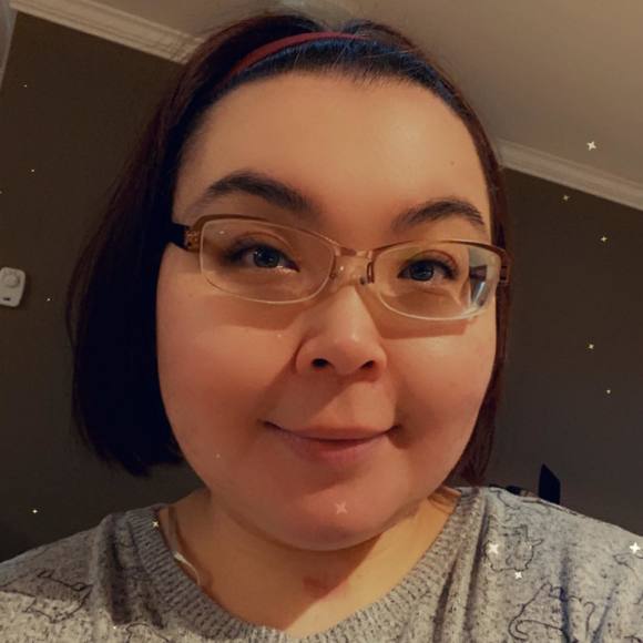 Profile Picture of Louisa Shutts (@louisashutts) on Poshmark