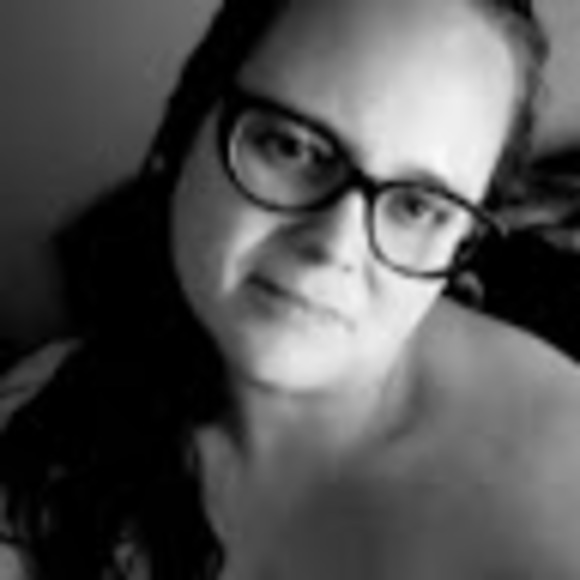 Profile Picture of Stacey Best (@skbest79) on Poshmark