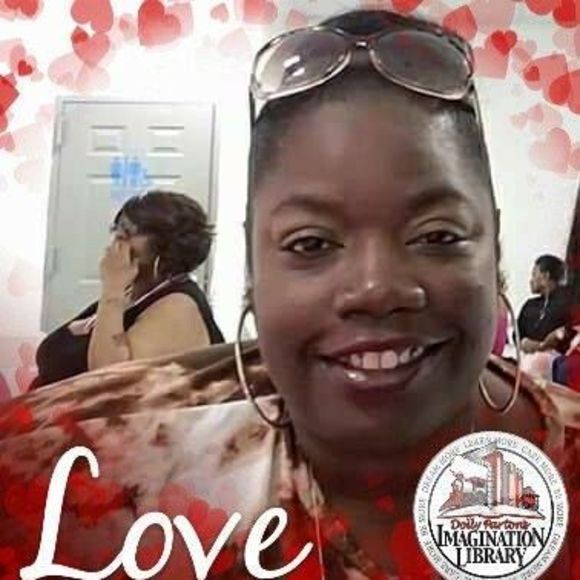 Profile Picture of Akime Simmons (@akimesimmons) on Poshmark