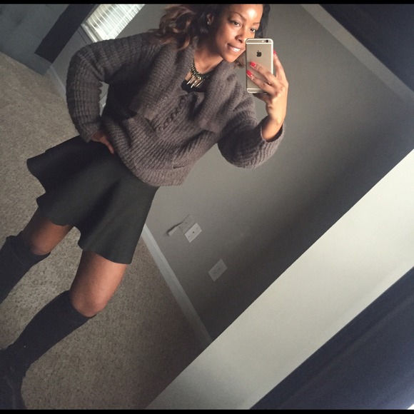 Profile Picture of Nneka Shelton (@privatesample) on Poshmark