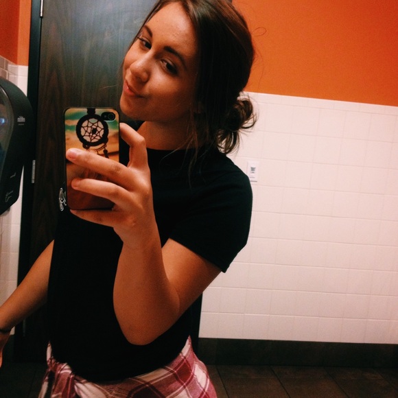 Profile Picture of Mckenna Bolander (@mckennabolander) on Poshmark