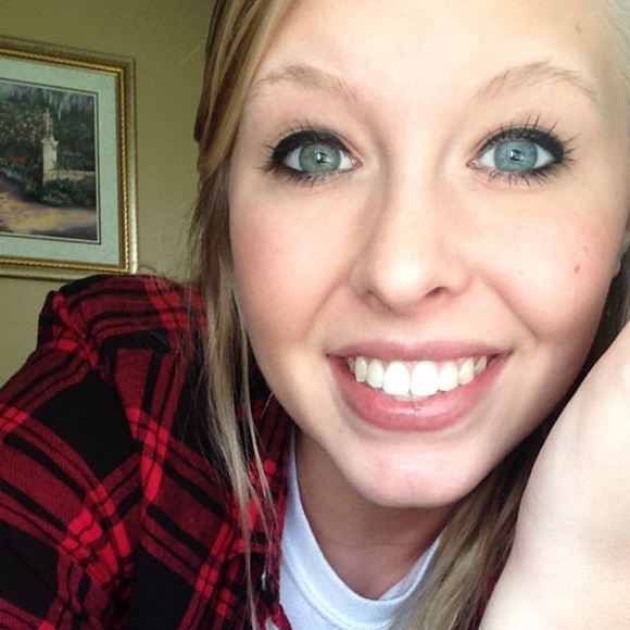 Profile Picture of Aubrey Bejcek (@auubreeyyy) on Poshmark