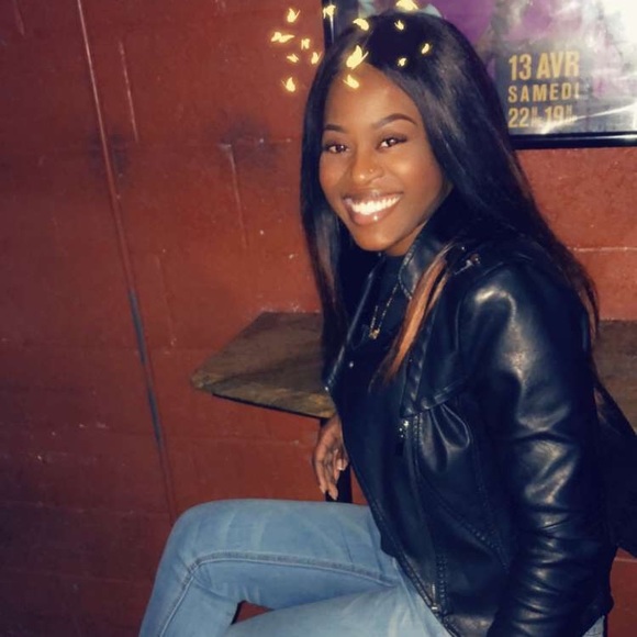 Profile Picture of Rose Joseph (@rosayjo) on Poshmark