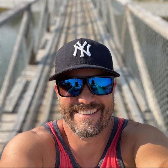 Profile Picture of Marc Simard (@marc_simard) on Poshmark