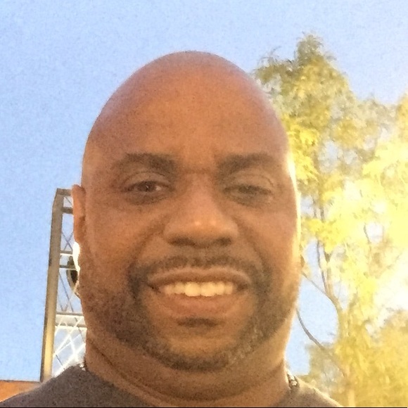 Profile Picture of Joe Stanislaus (@jtowers01) on Poshmark