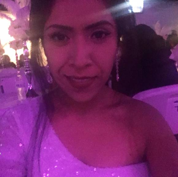 Profile Picture of Janeth Robledo (@janethiviriz) on Poshmark