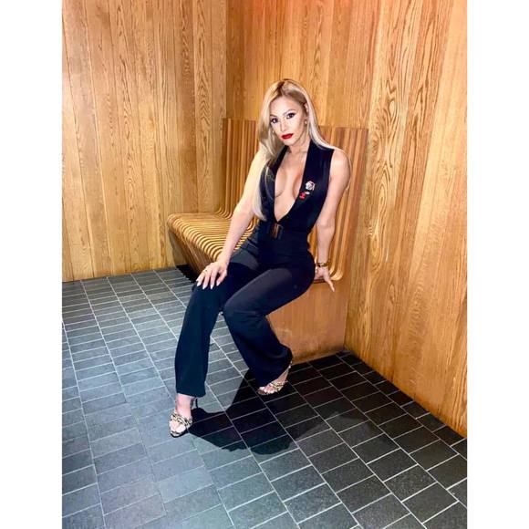 Profile Picture of Angie Guzman (@angieg___) on Poshmark