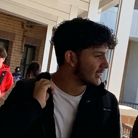 Profile Picture of Daniel Tamayo (@danieltamayo851) on Poshmark