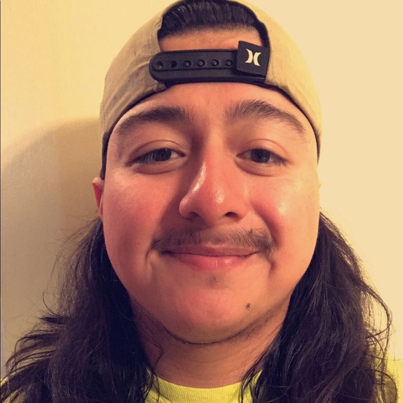 Profile Picture of David Vallot (@davidmichael901) on Poshmark