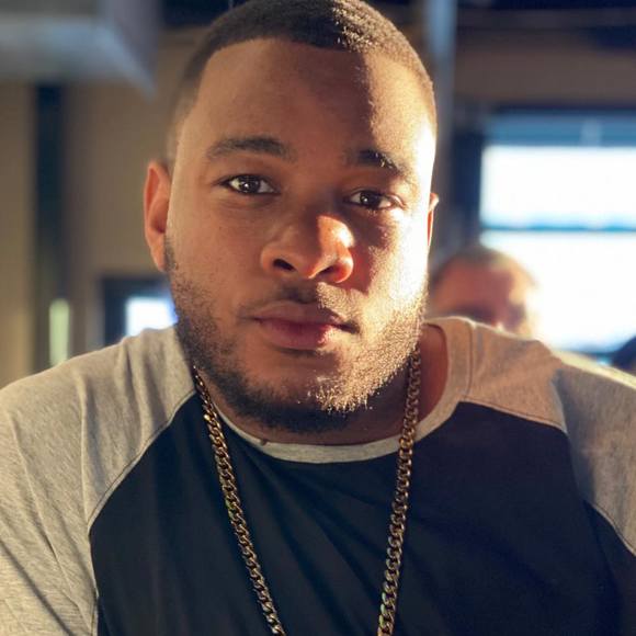 Profile Picture of Bradley Huggins (@bradleyhuggins) on Poshmark