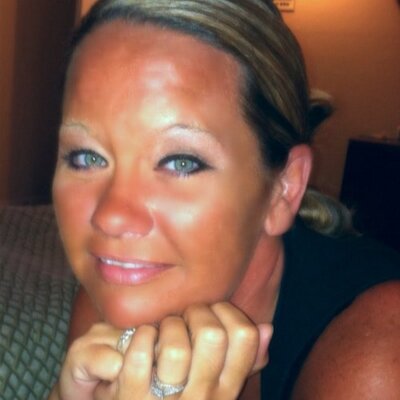 Profile Picture of Deb Larson (@deblarson77) on Twitter