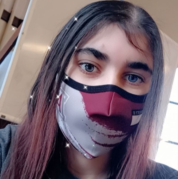 Profile Picture of Serena Barickman (@serenabarick532) on Poshmark