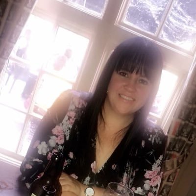 Profile Picture of Jules (@julia40wallace) on Twitter