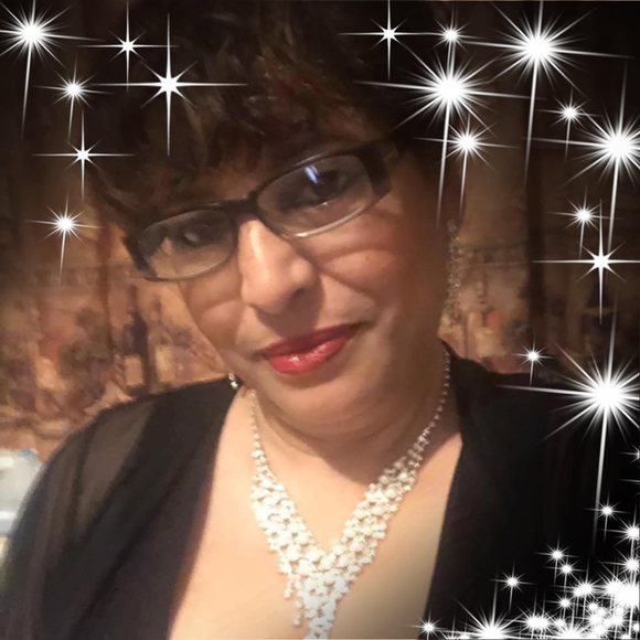Profile Picture of Yolanda Mendez (@hercila) on Poshmark