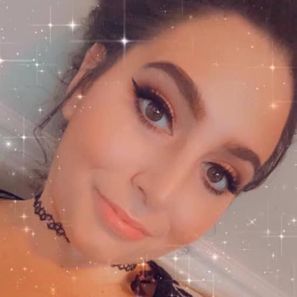 Profile Picture of Paige Glennerster (@paigemua) on Poshmark