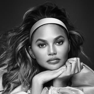 Profile Picture of chrissy teigen (@chrissyteigen) on Instagram