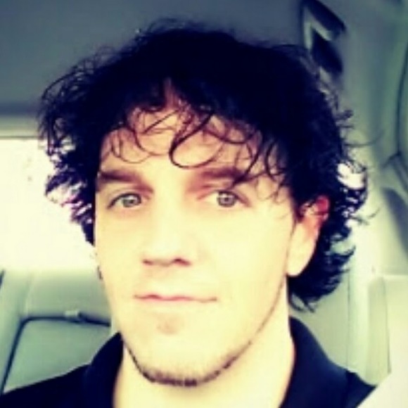 Jonathan Stutzman - Poshmark Profile Picture of Jonathan Stutzman (@jonpleighon) on Poshmark