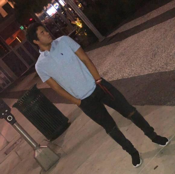 Profile Picture of Daniel Bracho (@brachodaniel) on Poshmark