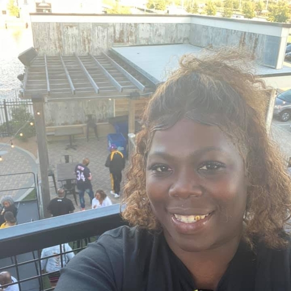 Profile Picture of Kenyetta Allen (@kenyettaallen) on Poshmark