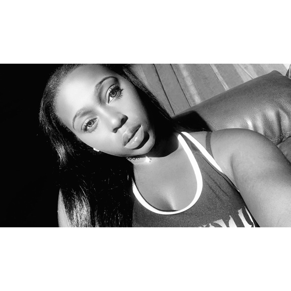 Profile Picture of Lashanta Daggs (@taephat) on Poshmark