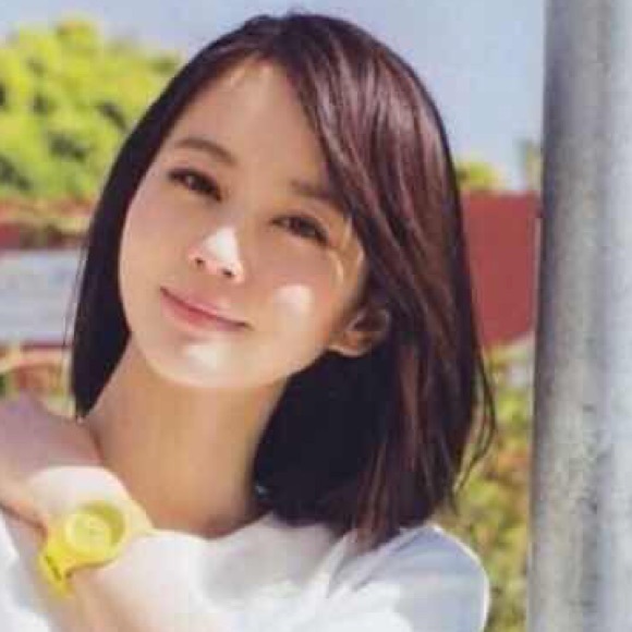 Profile Picture of Zhuoying Gu (@hhgoo) on Poshmark