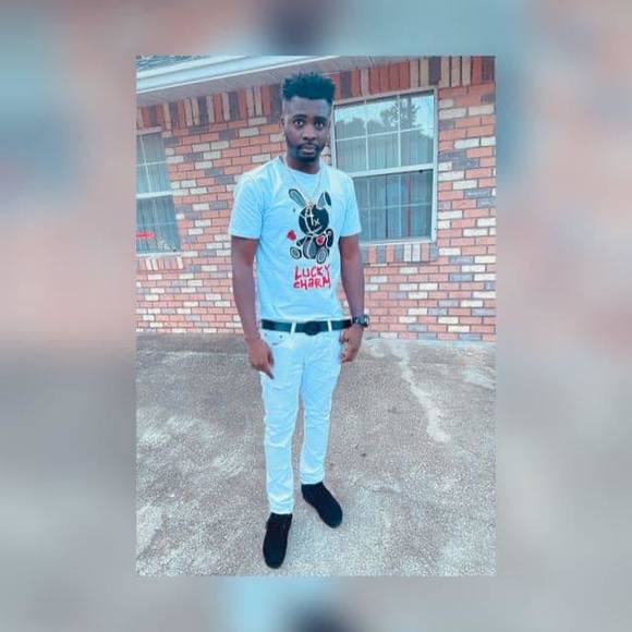 Profile Picture of Davel Bernard (@davel_chase9590) on Poshmark