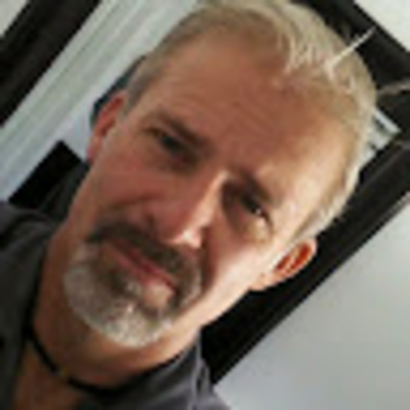 Profile Picture of Scott Schantz (@scottschantz) on Poshmark