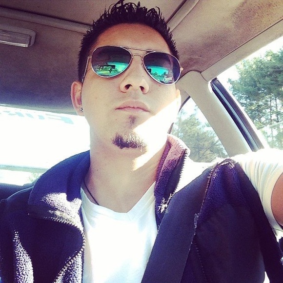 Profile Picture of Paulo Aguirre (@paulomaravilla) on Poshmark