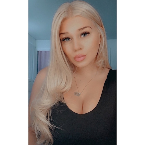 Profile Picture of Mackenzie Cogliano (@kenzie_cogliano) on Poshmark