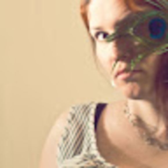 Profile Picture of Julie Homenuik (@juliehomenuik) on Poshmark