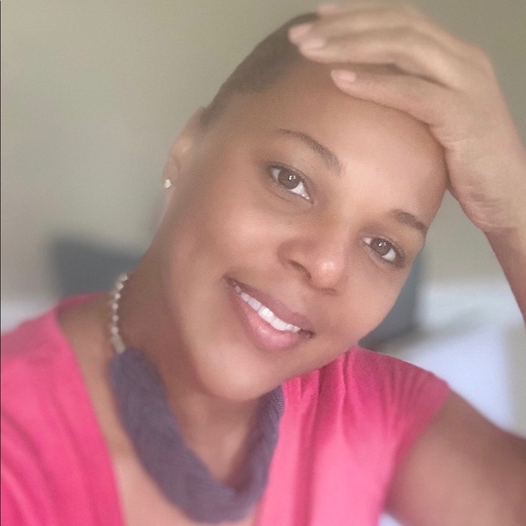 Profile Picture of Chavas Brodnax (@chavasbrodnax) on Poshmark