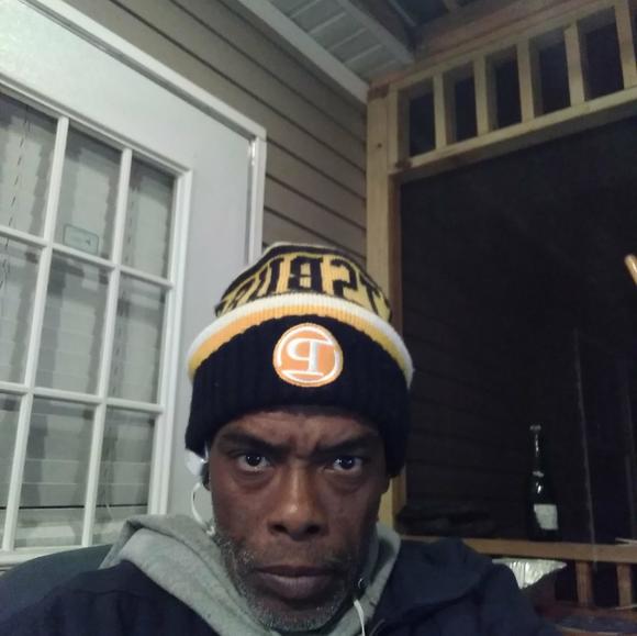 Profile Picture of Maurice Montgomery (@maurice1971) on Poshmark