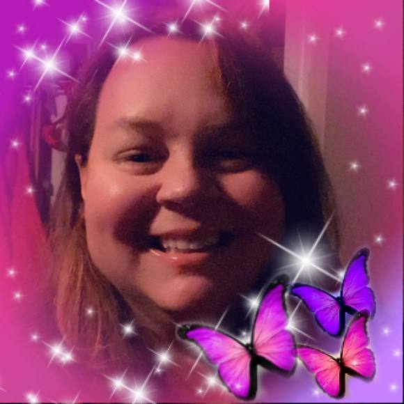 Profile Picture of Vanessa Fathergill (@vanessamf016) on Poshmark