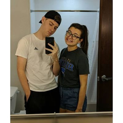 Profile Picture of Andrew Tayloe🍍 (@TayloeBOOM) on Twitter