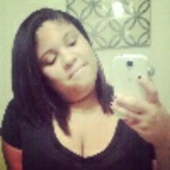 Profile Picture of Kayla Jelks (@lovesster) on Poshmark