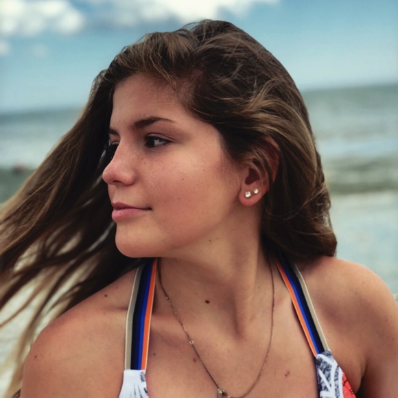 Profile Picture of Samantha Paglione (@spaglione) on Poshmark