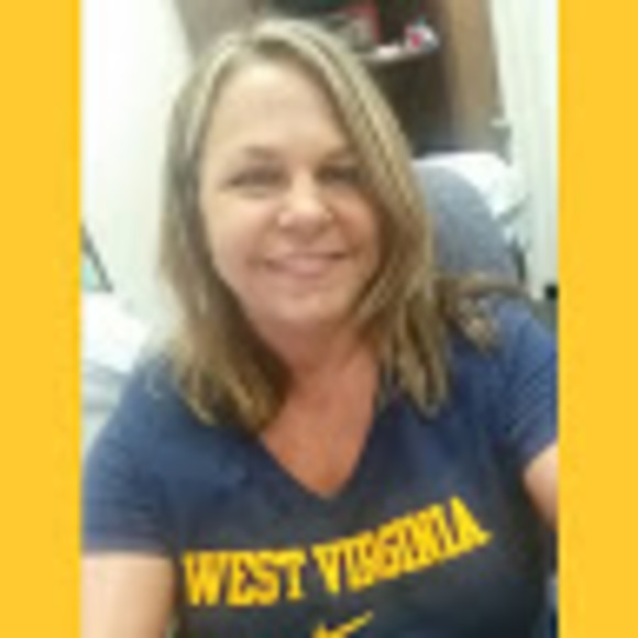 Profile Picture of Gina Grounds (@ggrounds1987) on Poshmark