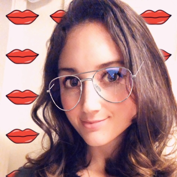 Profile Picture of Megan Gunn (@mgunn96) on Poshmark