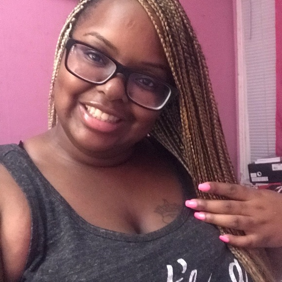 Profile Picture of Charlotte Oglesby (@char0810) on Poshmark