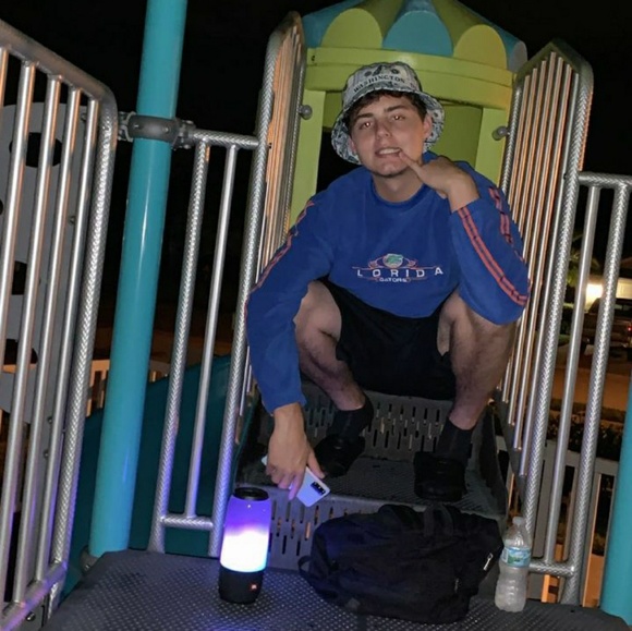 Profile Picture of Jeffrey Scott (@jscott37031) on Poshmark