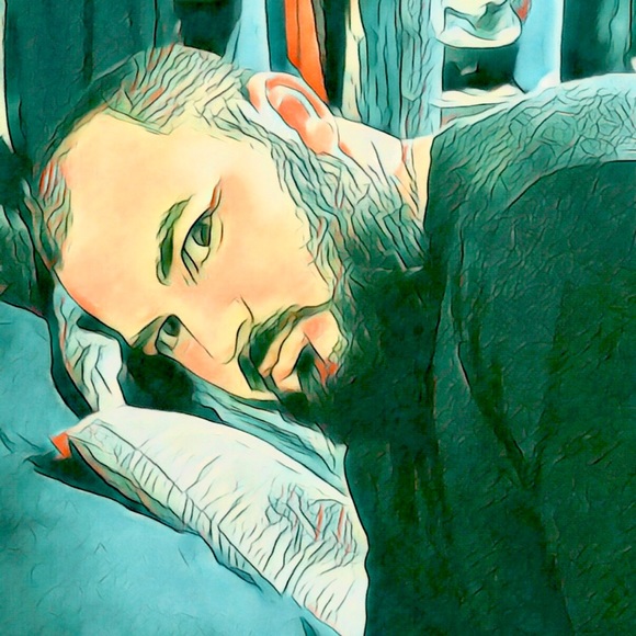 Profile Picture of Chris Wallis (@chris_wallis) on Poshmark